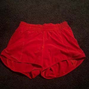 lululemon womens hotty hot high rise 4” shorts dark red size 6